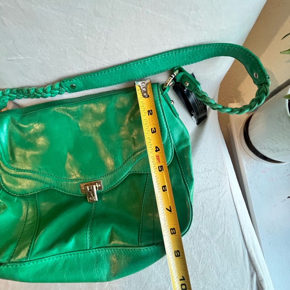 B. Makowski Karlie Glazed Leather Crossbody Adjust Strap Green NWT - Picture 4 of 6